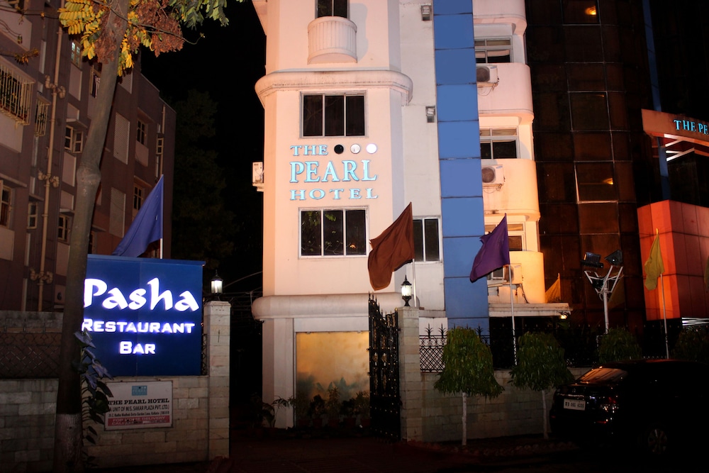 The Pearl Hotel, Kolkata