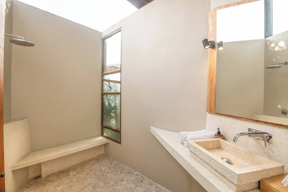 Stylish 2-br Villa With Pool, 800m Canggu Beach