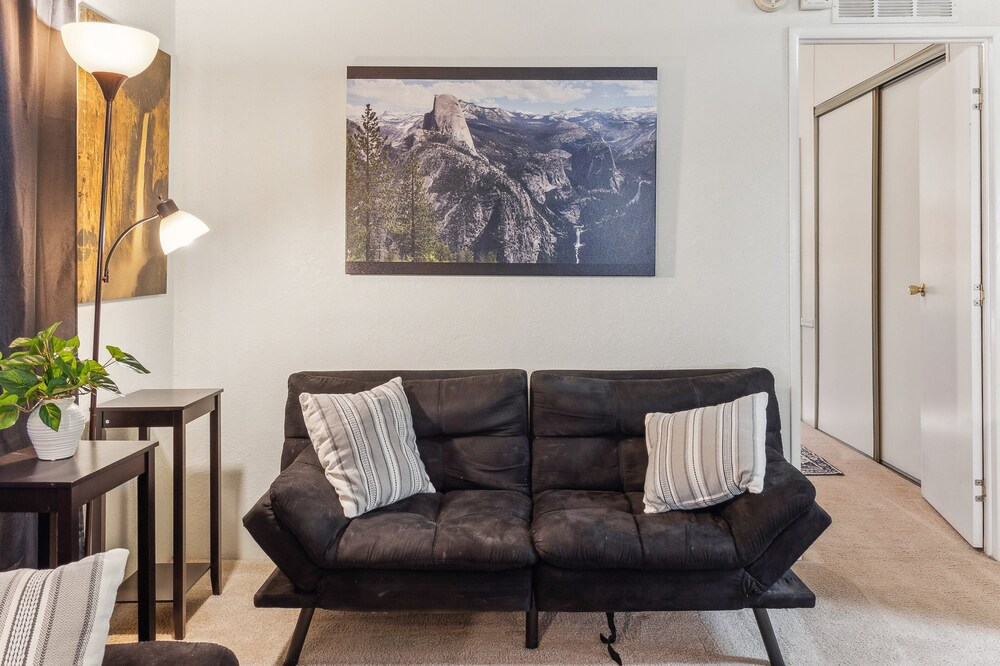 Lincoln Lodge 2 Bedroom Cabin by Yosemite Region Resorts