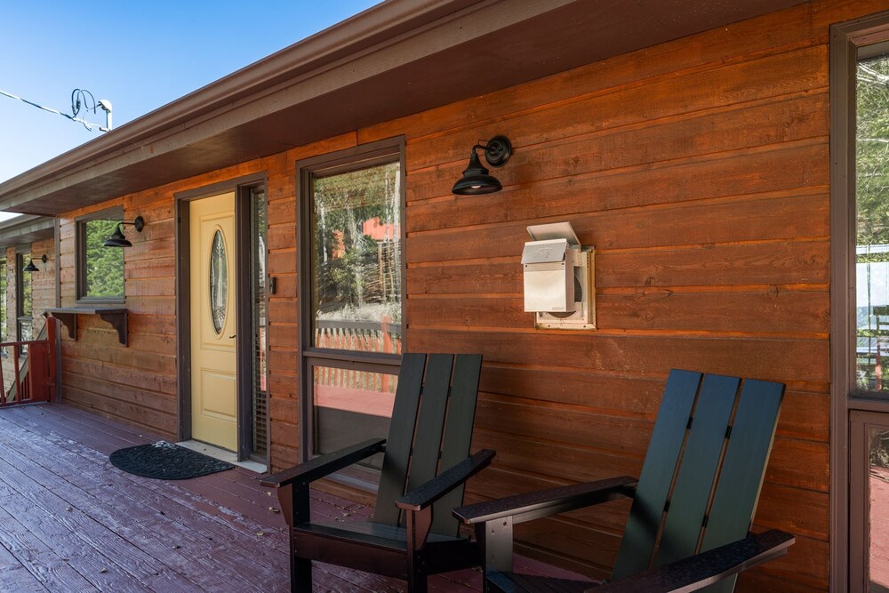 Mountain View Apartment Near Downtown Trails
