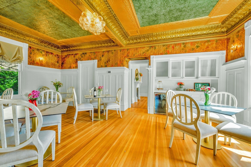 Hennessey Estate