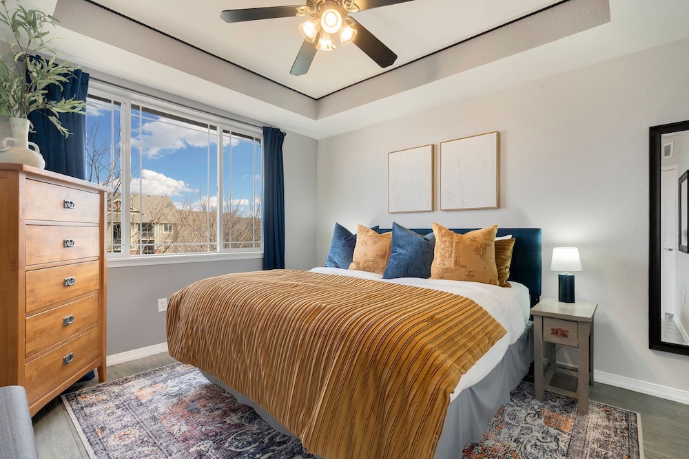 Timberline Retreat King Bed, Fireplace & Pool!