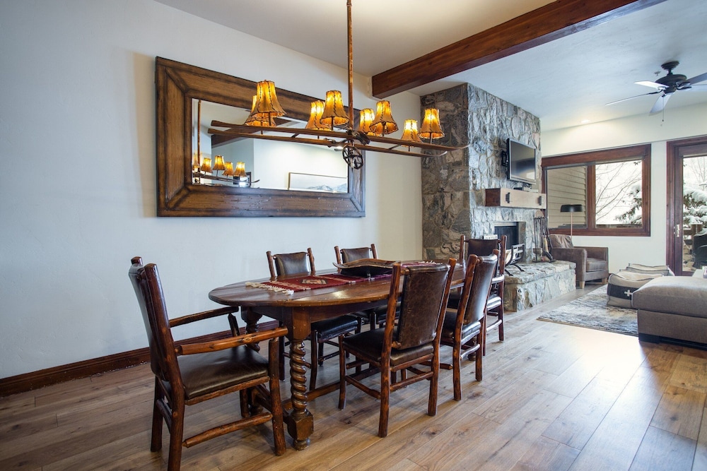 Trail's End Lodge at Deer Valley Resort - Two Bedroom Residence with Spa #403 2 Condo