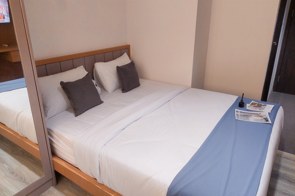 Cozy Studio Apartment at Bintaro Icon