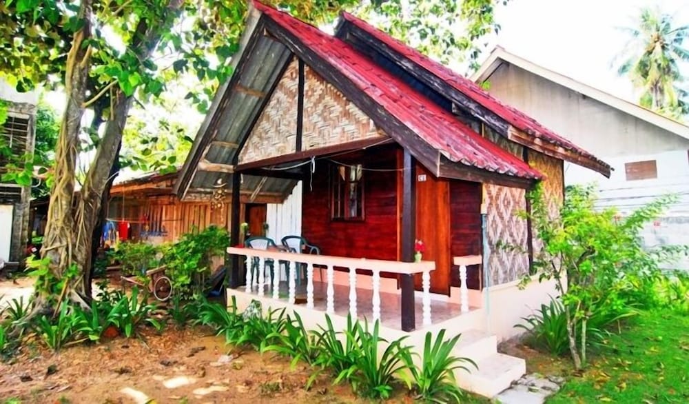 Lanta Emerald Bungalow