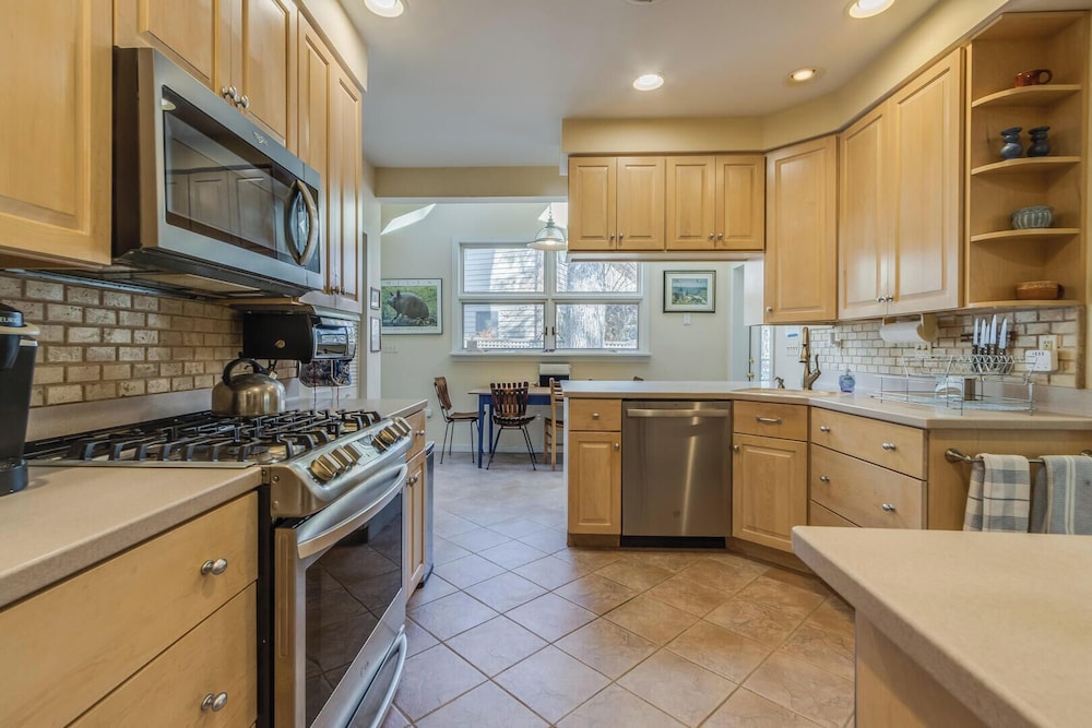 OAK Avenue 77