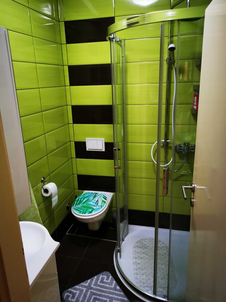 Apartment Sandra - Dubovac, 1,7 km From Centre view 4
