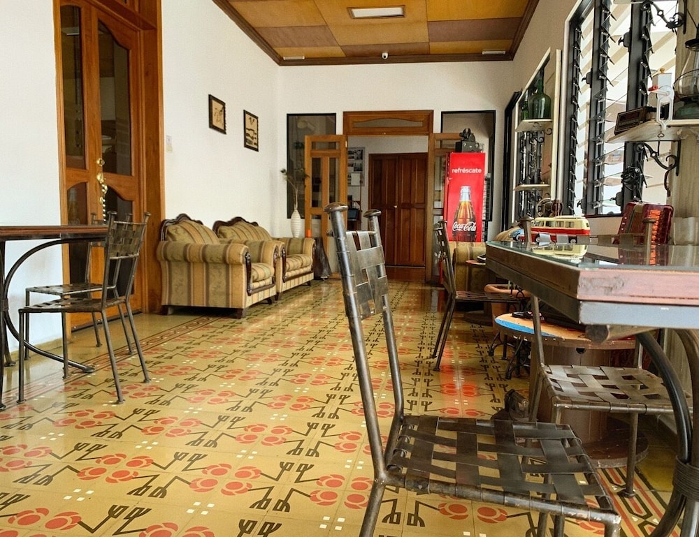 Hostal Las Puertas - Hostel