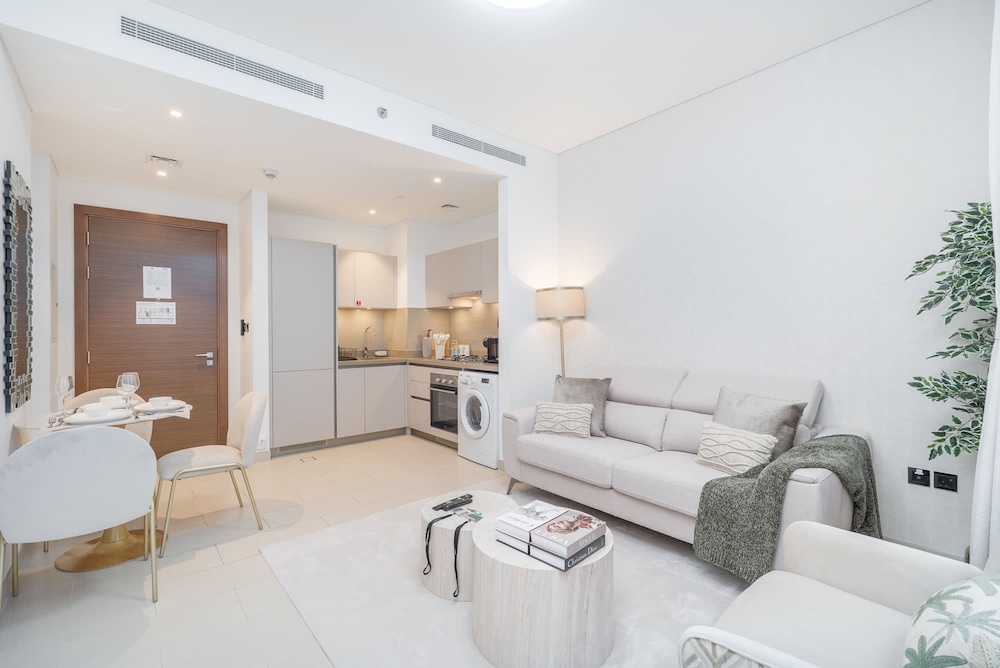 Lavish 1BR Apartment in Sobha Creek Vistas Reserve