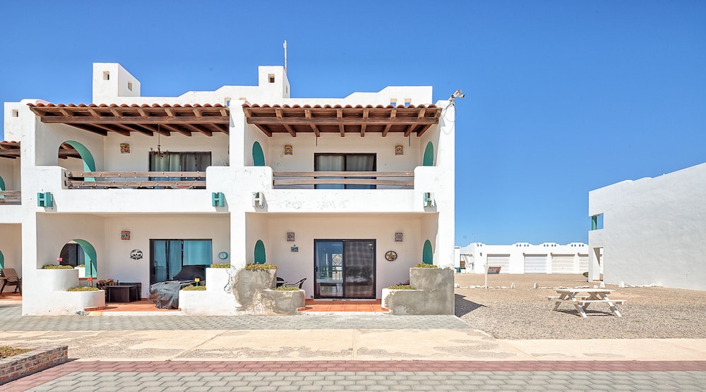 Hotel Paradise Villa 12 by Kivoya - Image 1