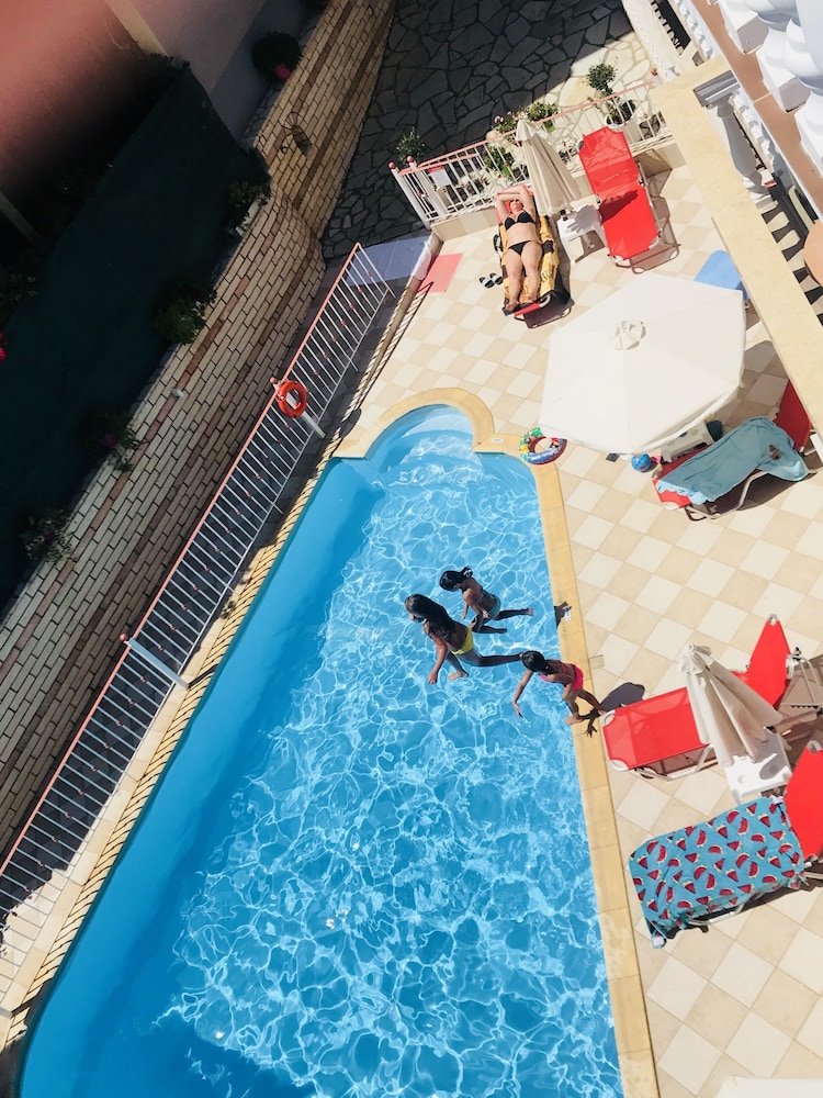 Villa Antonis