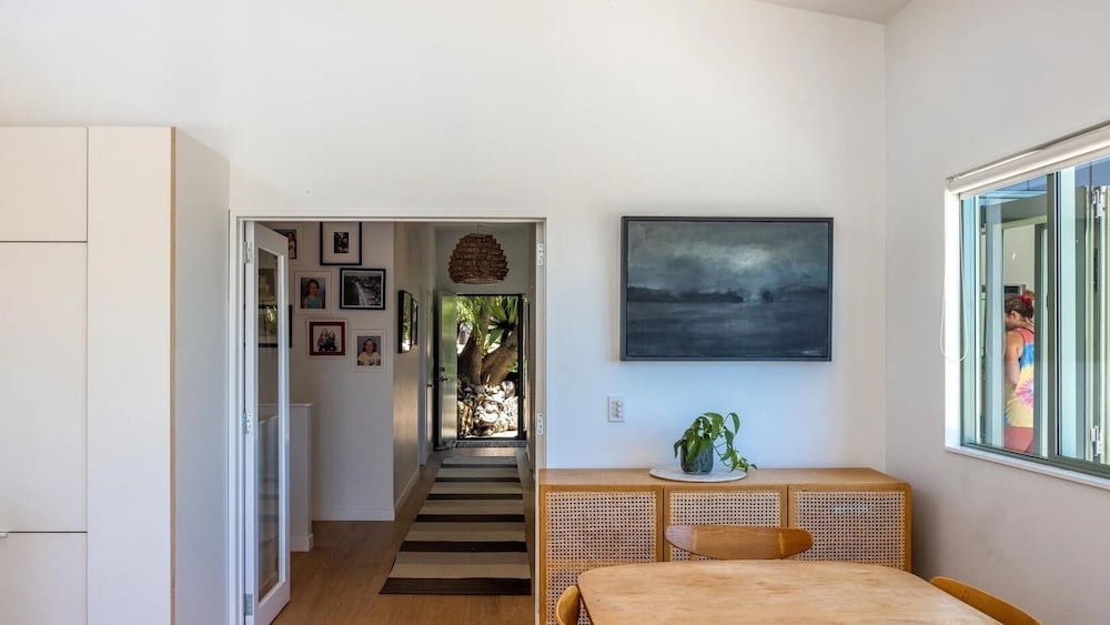 Onetangi Seaview Residence