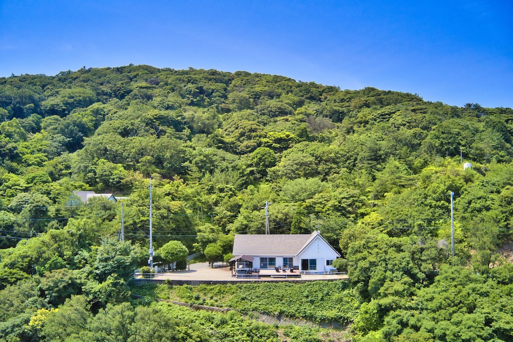 Tsubaki House