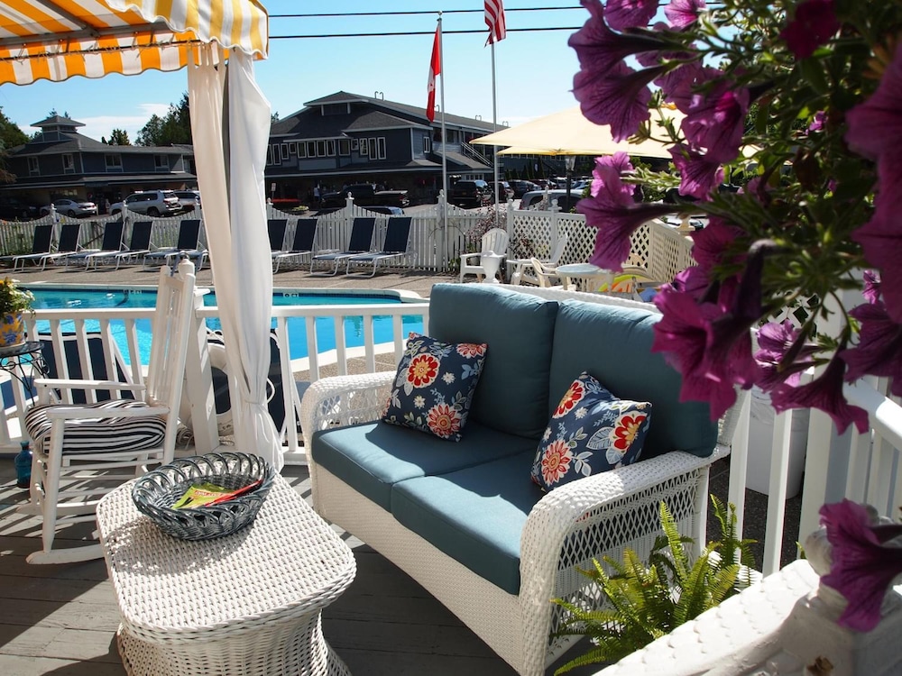 Admiral Motel