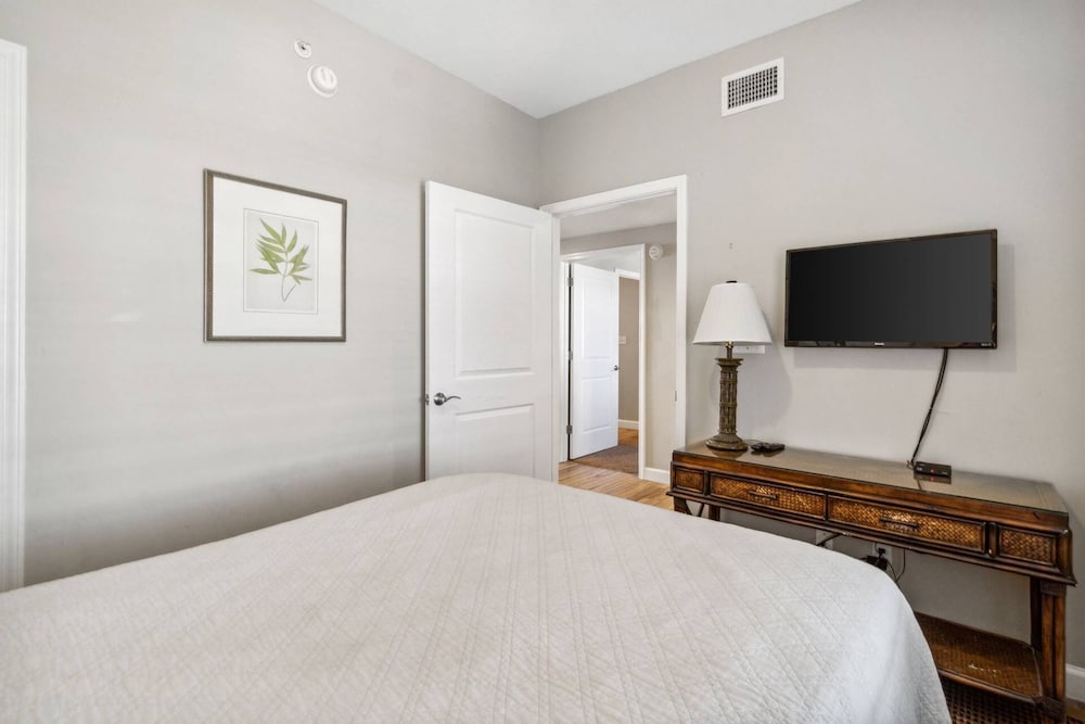 Grandview East 903