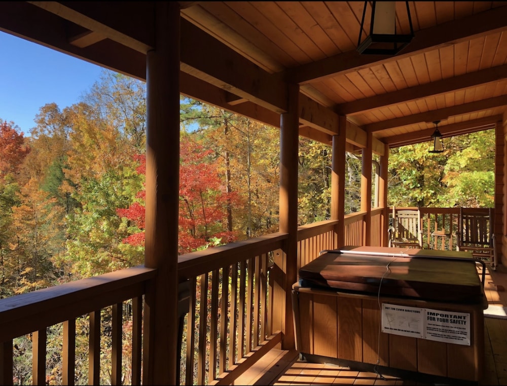 Falcon Crest 1 Bedroom Cabin