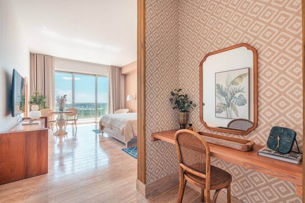 3BR 6 Guests Private Balcony Gym