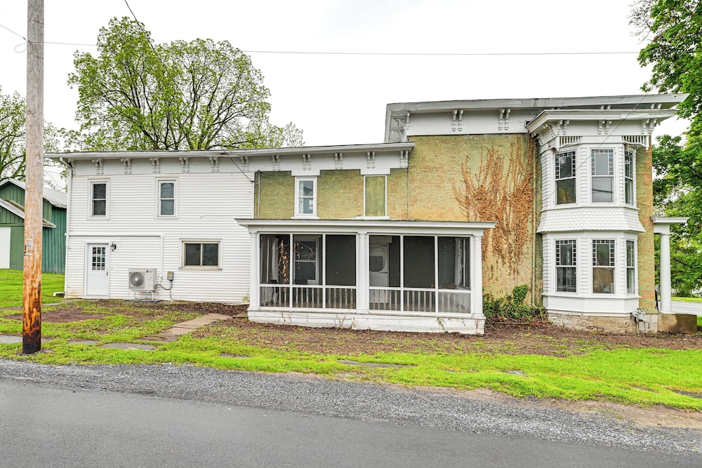 Near Lake & Wineries: Spacious Union Springs Home!