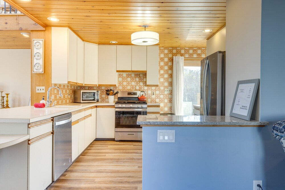 Amazing Rocky Point Retreat Overlooking the Sound! - Property Image 7