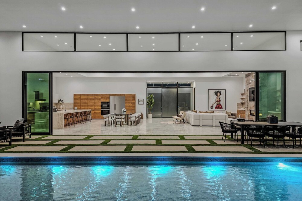 Fine Luxe Retreat w/ Pool & Hot Tub Bravo Villa #15 by Avantstay