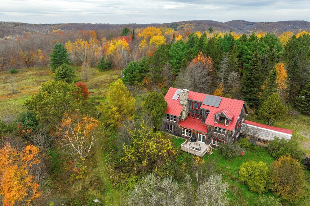 Luxe 14-acre Vermont Countryside Lodge! view 3