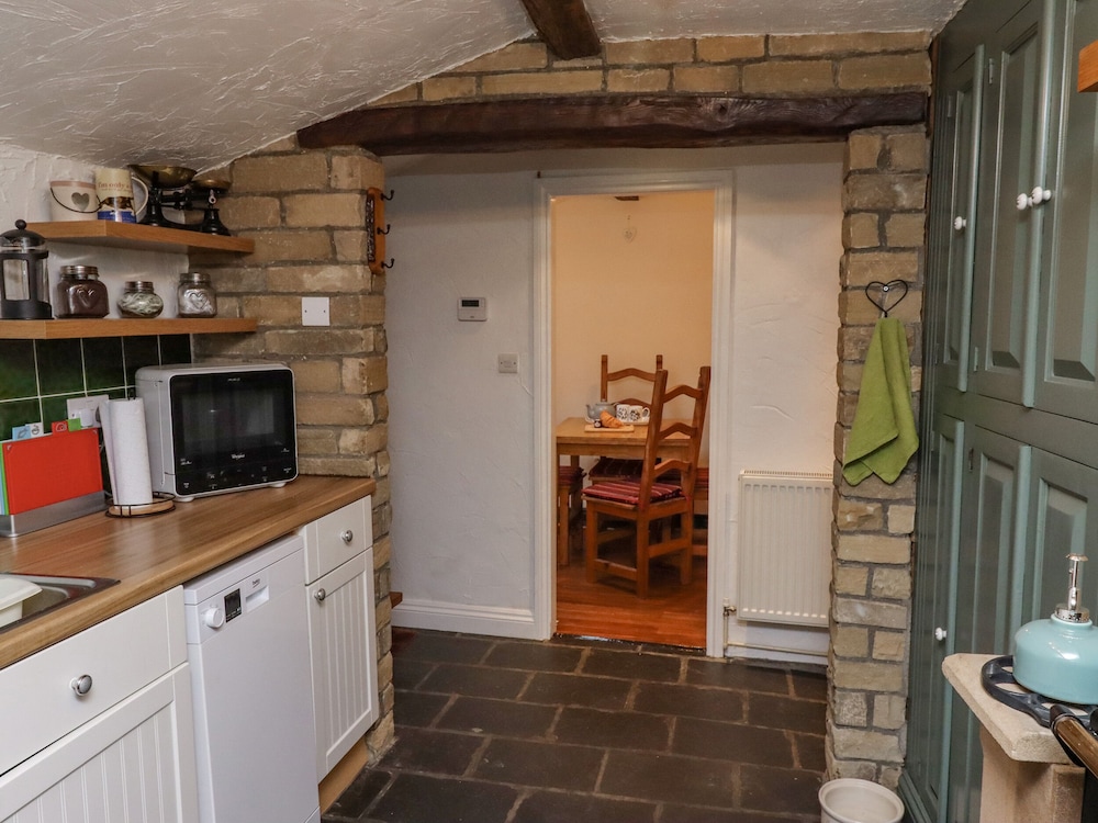 Cholmley Cottage