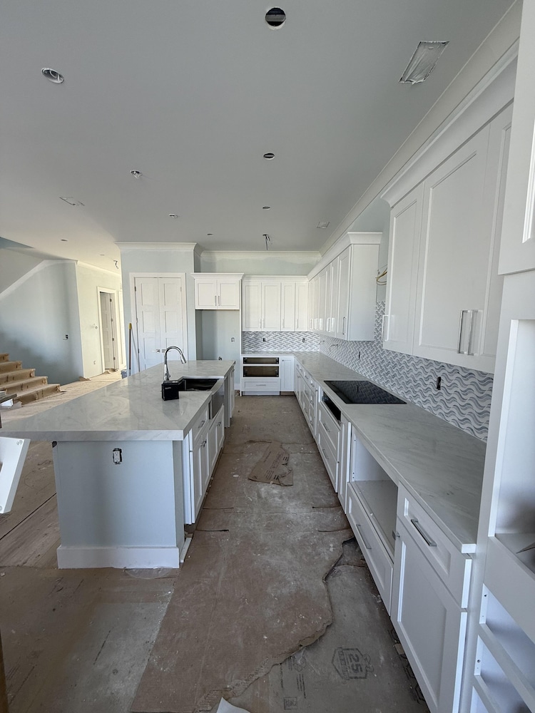 Brand New Luxury Build 265 Carolina Ave: Heated Pool, Hot Tub 6 Bedroom Home
