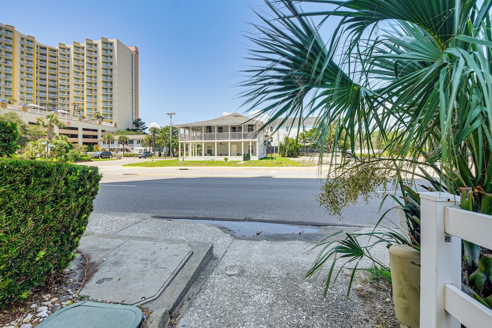 Walk to Shore: Home w/ Deck in North Myrtle Beach