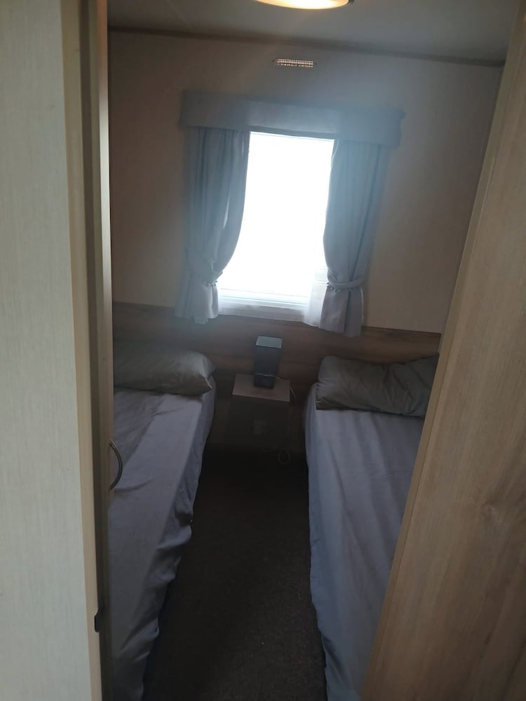Abi Caravan Sleeps 8 Lyons Winkups Holiday Park