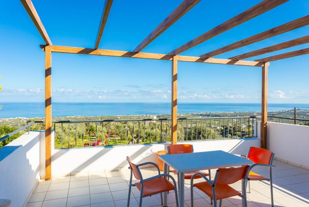 Maroulas Villas Collection