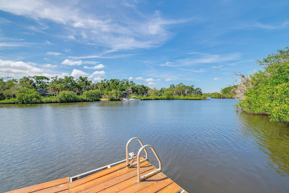 Dock, Hot Tub & Games: Crystal River Family Gem