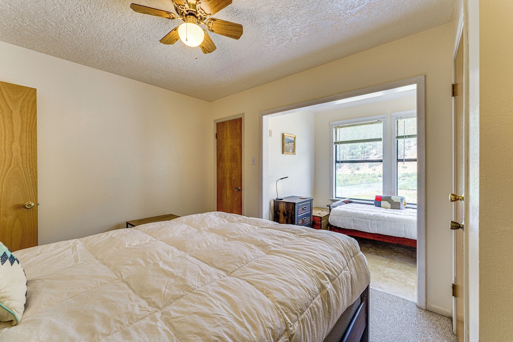 Bike, Hike & Ski: Creek-view Condo in Red River!