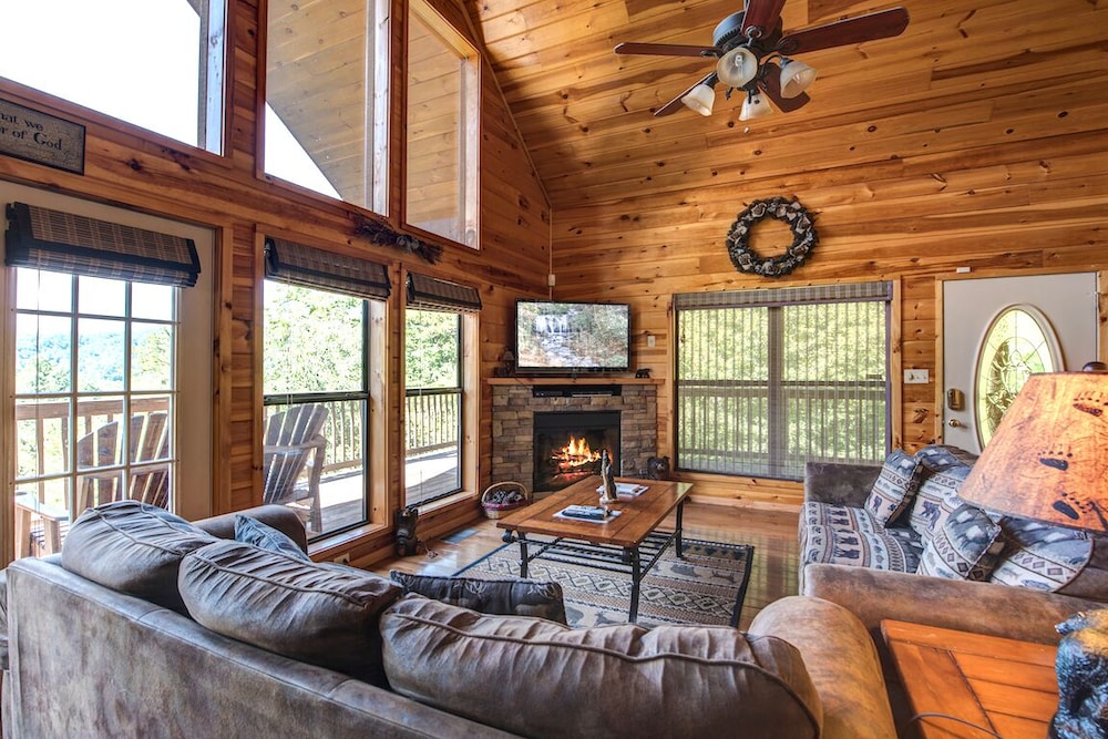 Bear Hunter by Jackson Mountain Rentals view 5