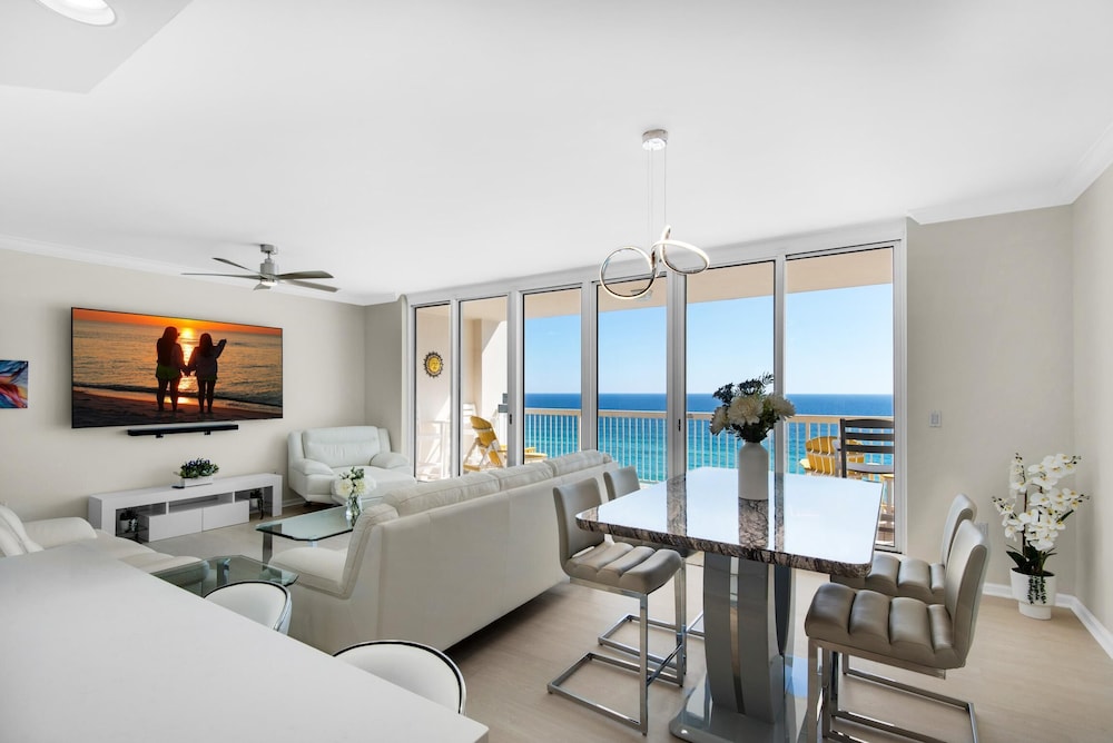 Silver Beach Towers 1003 West
