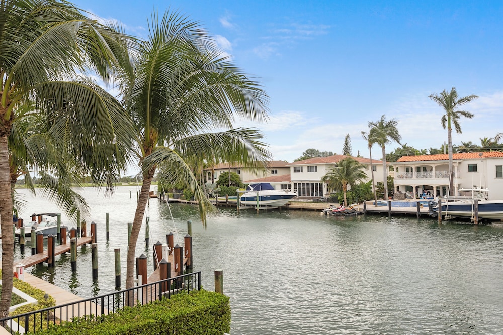 Bay Harbor Sunset Apt 2C
