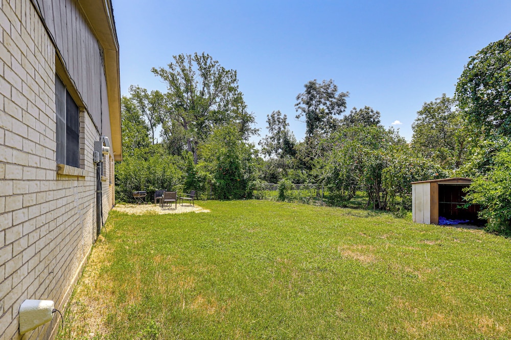 3 Mi to Dtwn! Group-friendly Getaway in Temple