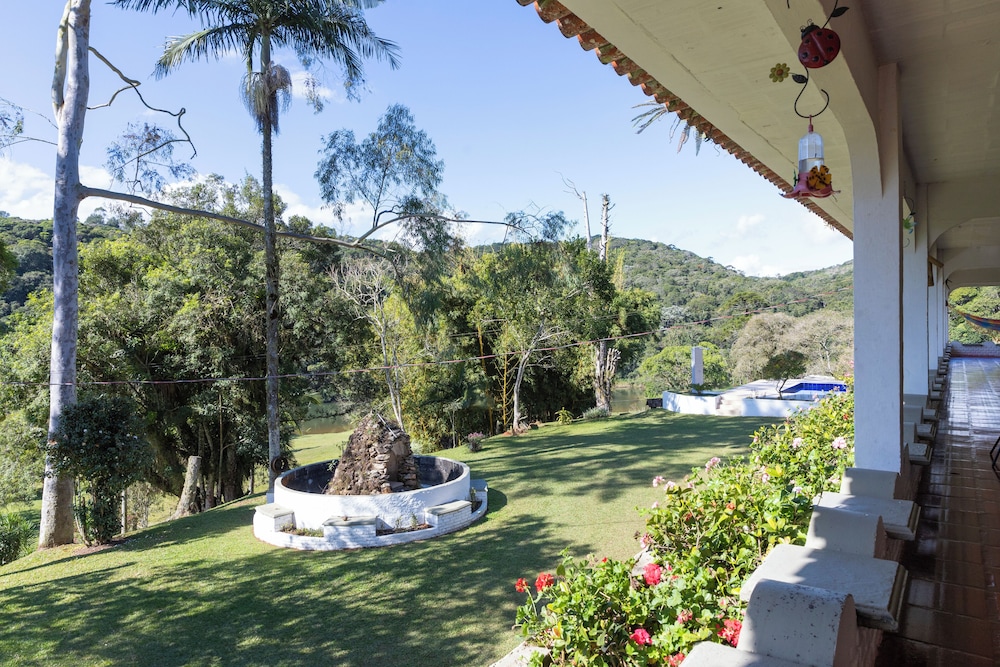 Sitio Natureza piscina e churrasqueira