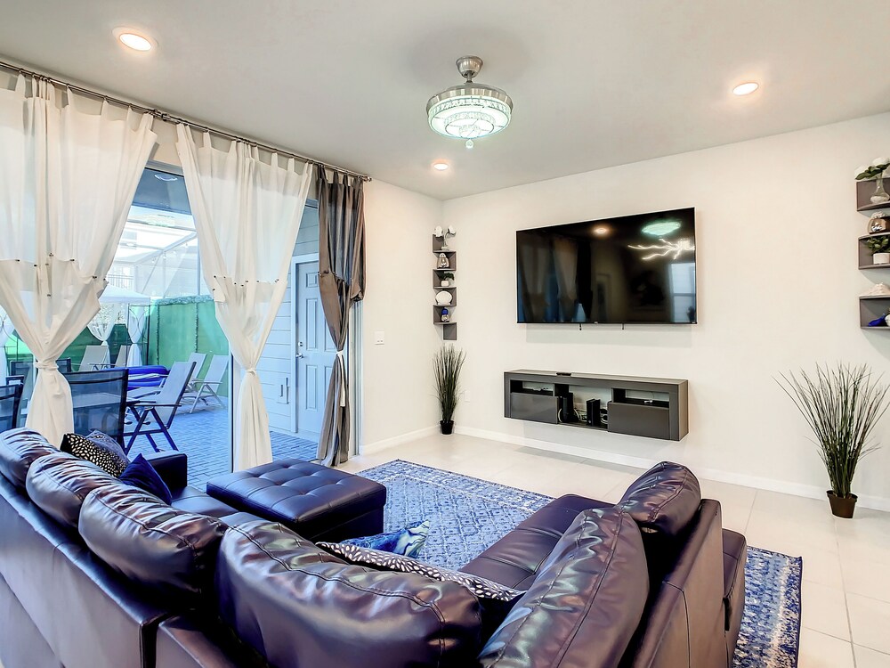 A Touch of Blue at Windsor Island Resort