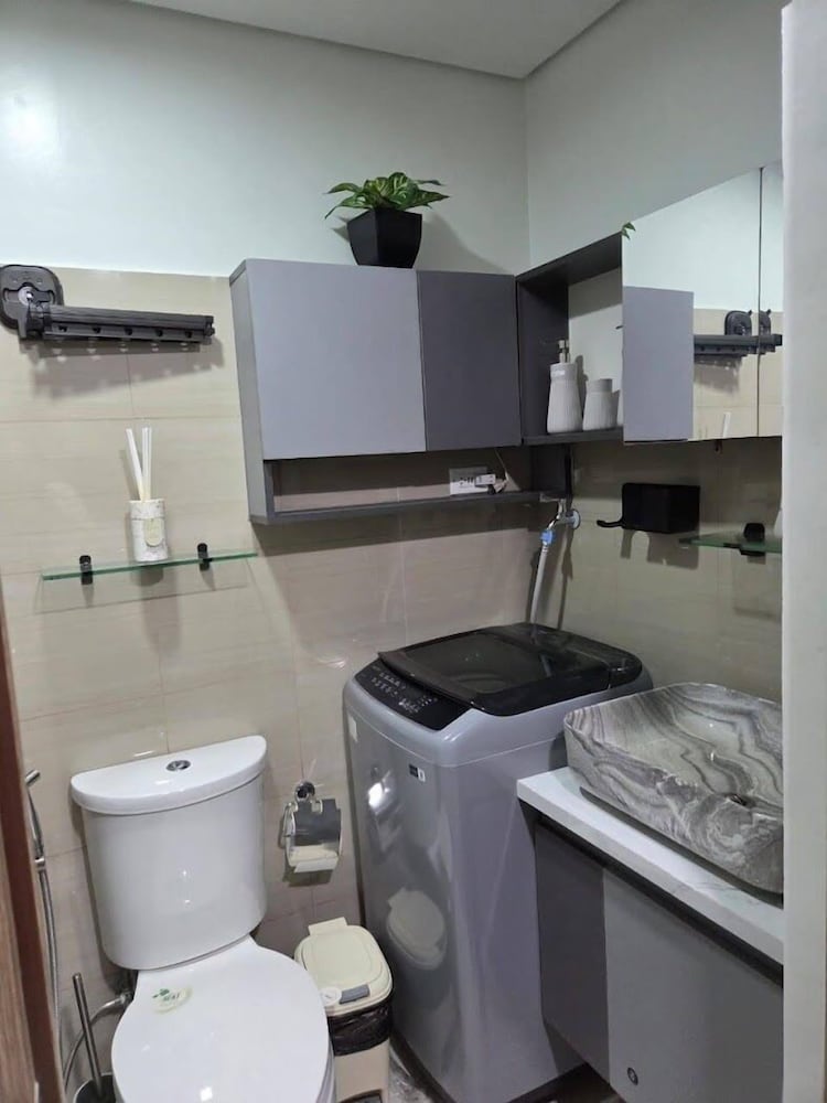 Shore 2 Tower 2 Unit 1569