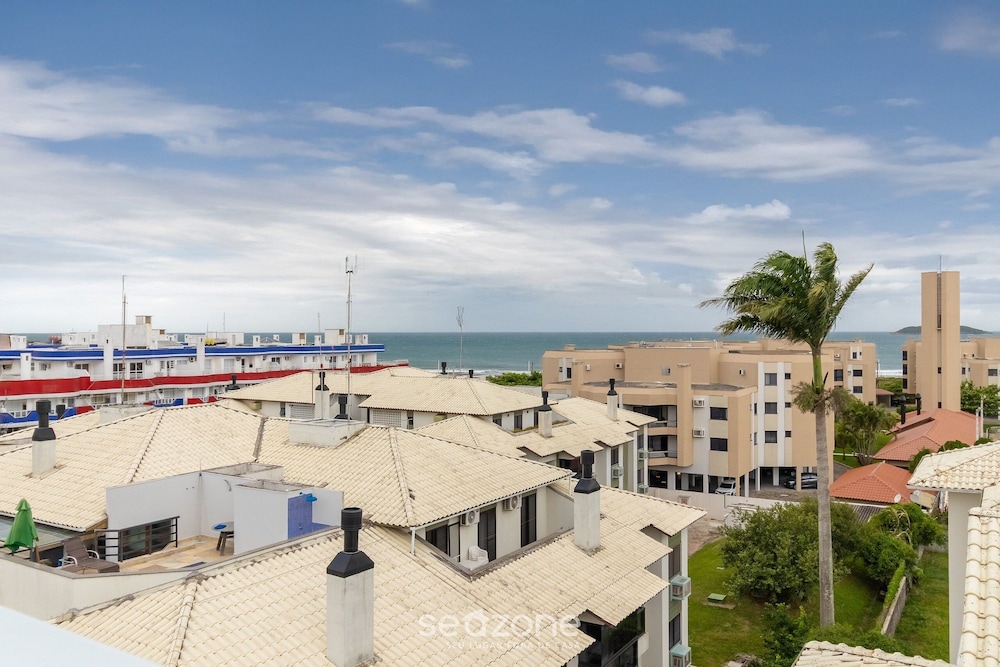 Building With Swimming Pool in Ingleses Norte - STN