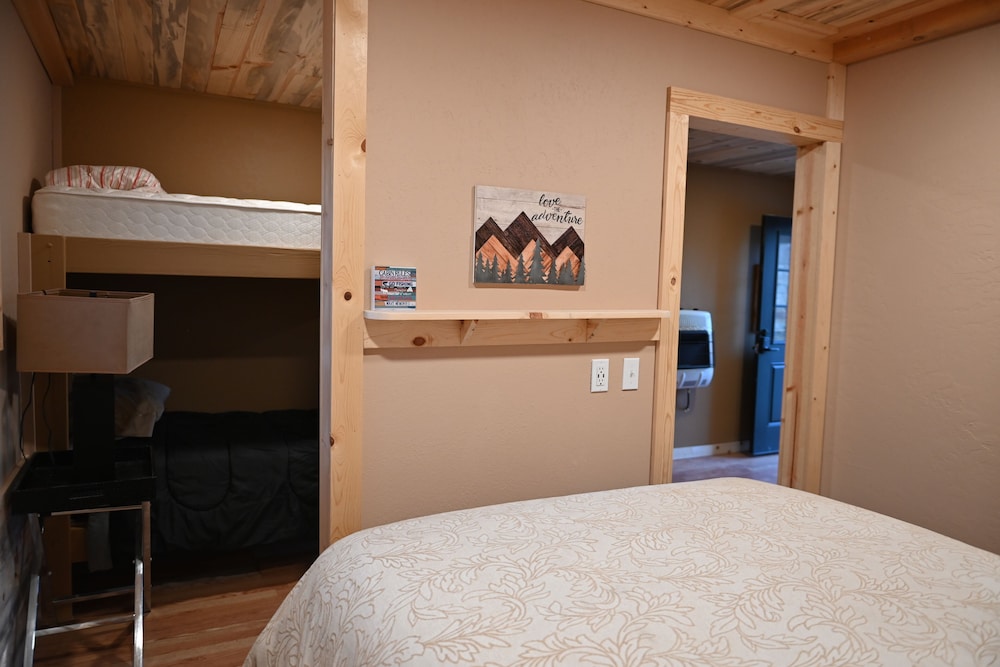 Alaska River Pirates Cabins