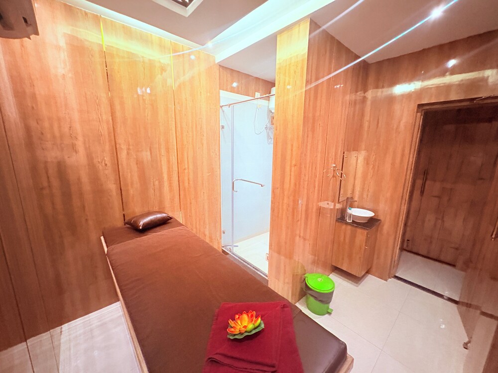 Hotel Jairam Way Bay