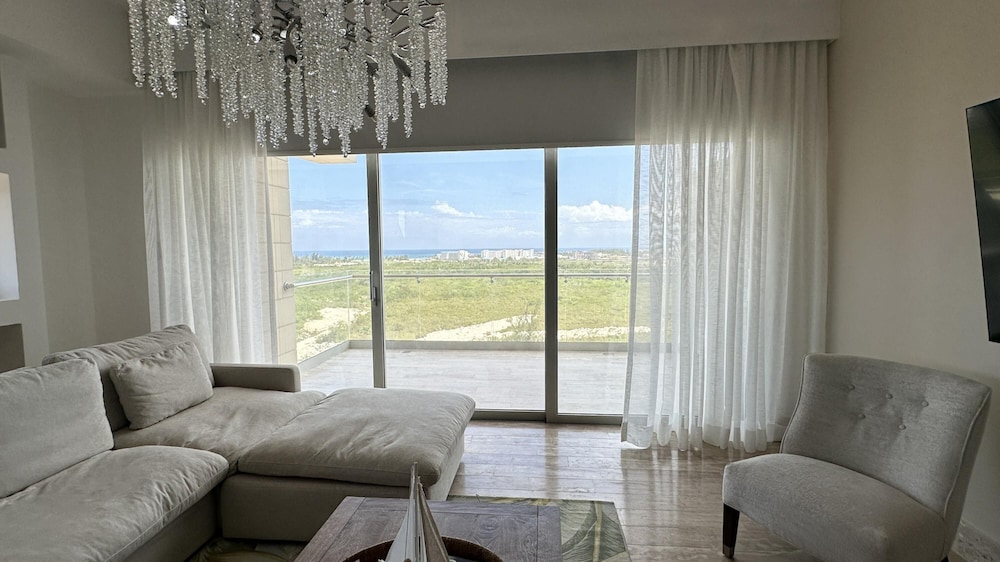 Luxurious Retreat in Exclusive Tower in Cap Cana view 5