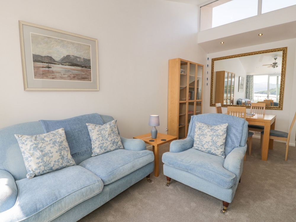 25 South Snowdon Wharf