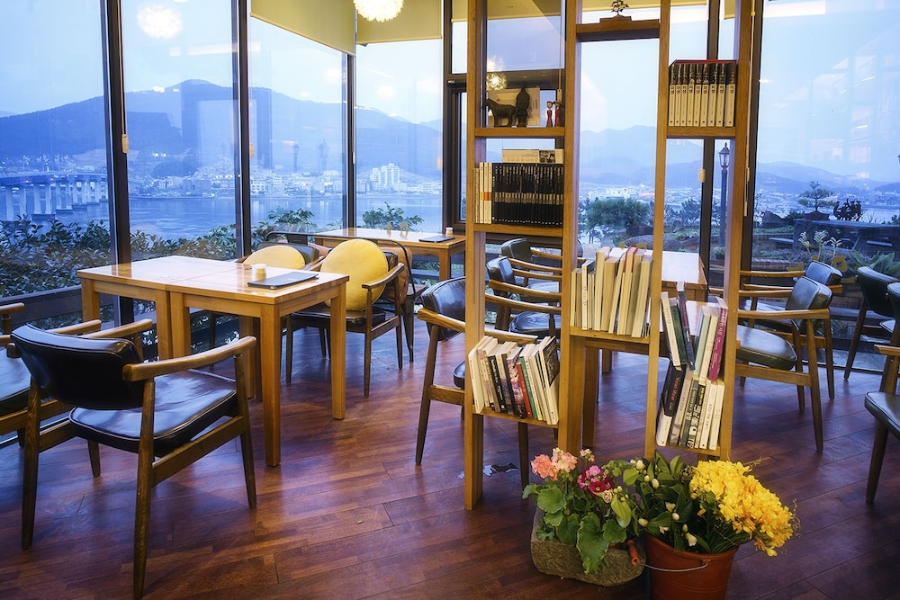 Tongyeong MongDol House