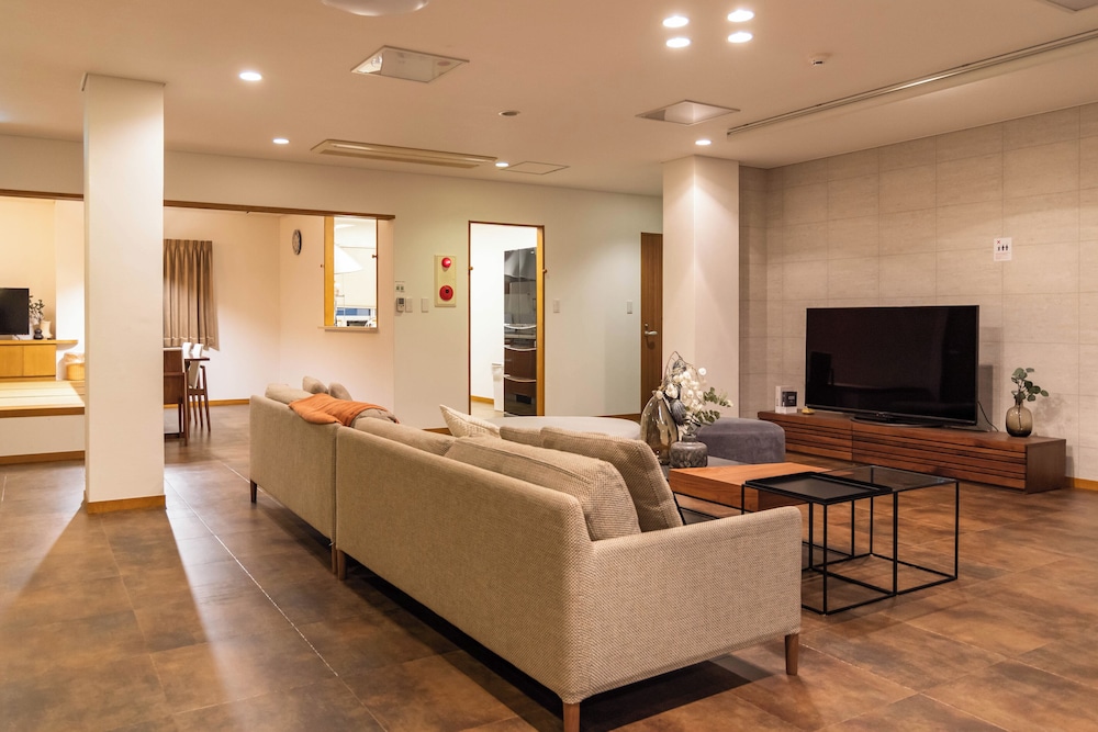 Bijou Suites AI PREMIUM