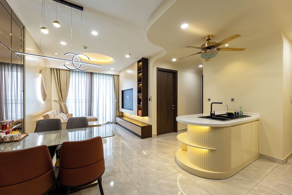 Midtown Premium Apartments