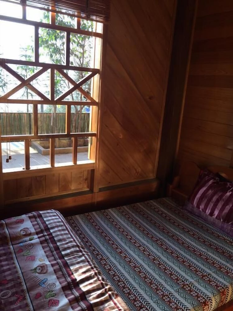 H'mong Home Mountain View view 4
