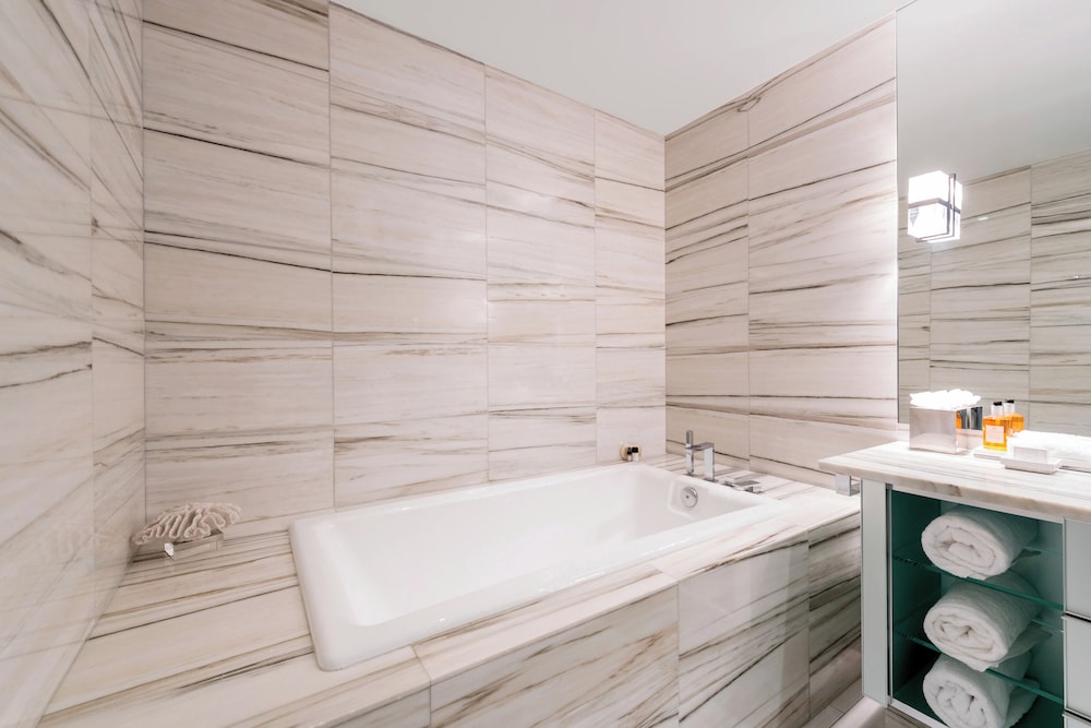 W South Beach Private Luxury Suites