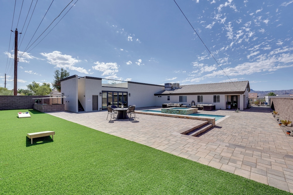 Boat Parking: Family-friendly Lake Havasu Ranch!